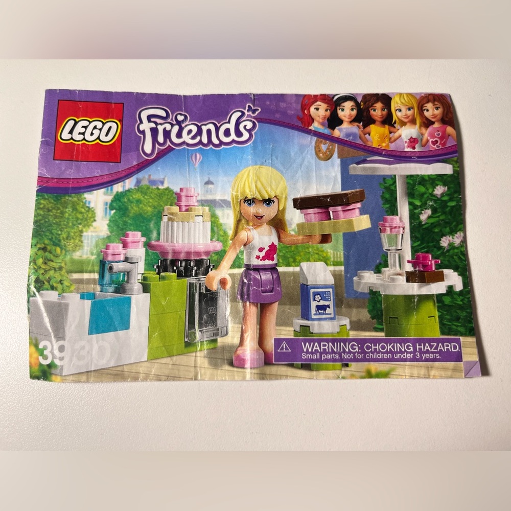 Stephanie’s outdoor bakery: Lego friends set